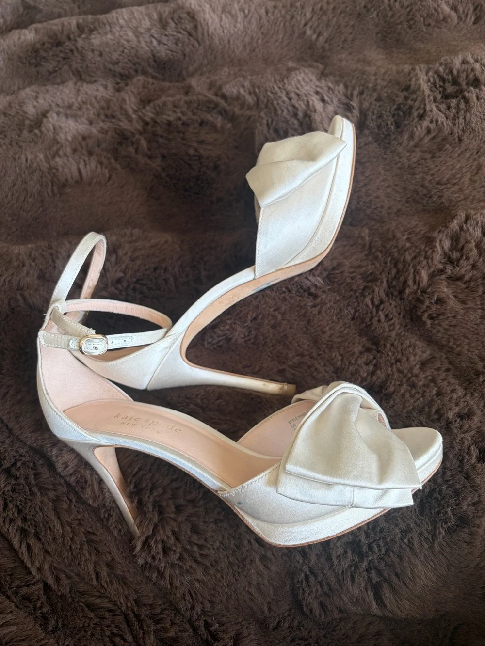 Kate Spade New York Bridal Bow Ivory Satin Hight Heel Sandals Size 5.5W